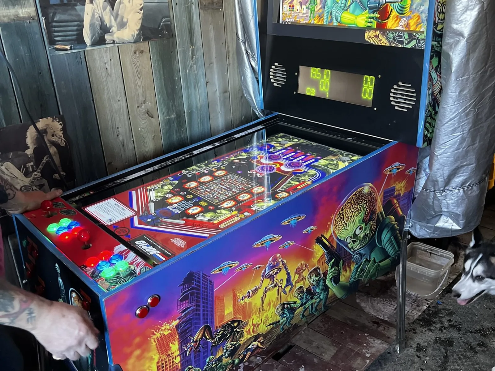 Virtual pinball playfield and backbox running a game table