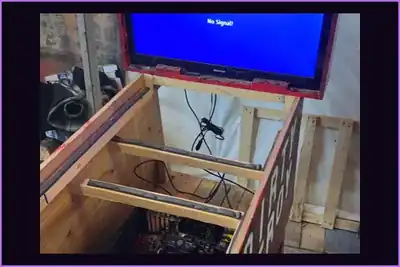 Dirty Leroy backbox and cabinet presentation